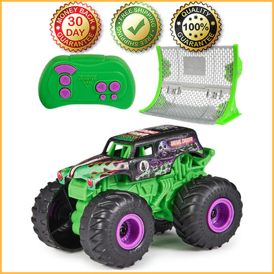 OFFICIAL GRAVE DIGGER REMOTE CONTROL MONSTER TRUCK w/ Ramp 1:64 RC Epic Stunts 