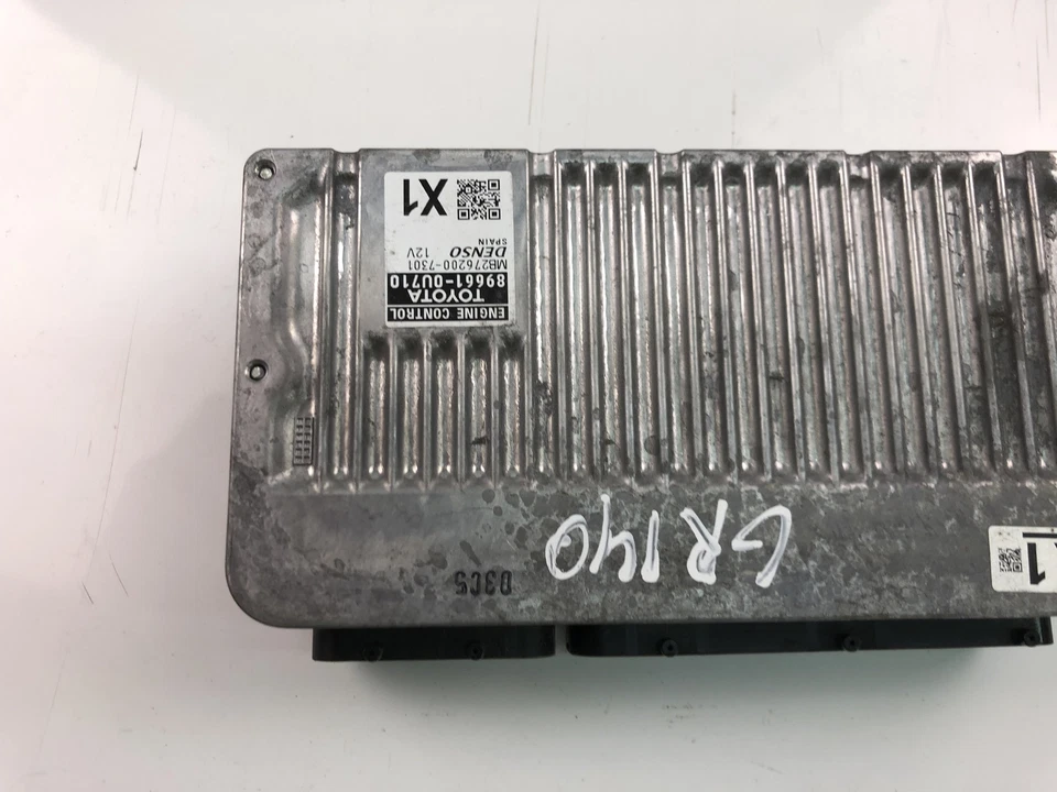 TOYOTA YARIS P13 89661-0U710 Engine Control Unit ECU 2016 15481227 - Immagine 2 di 4