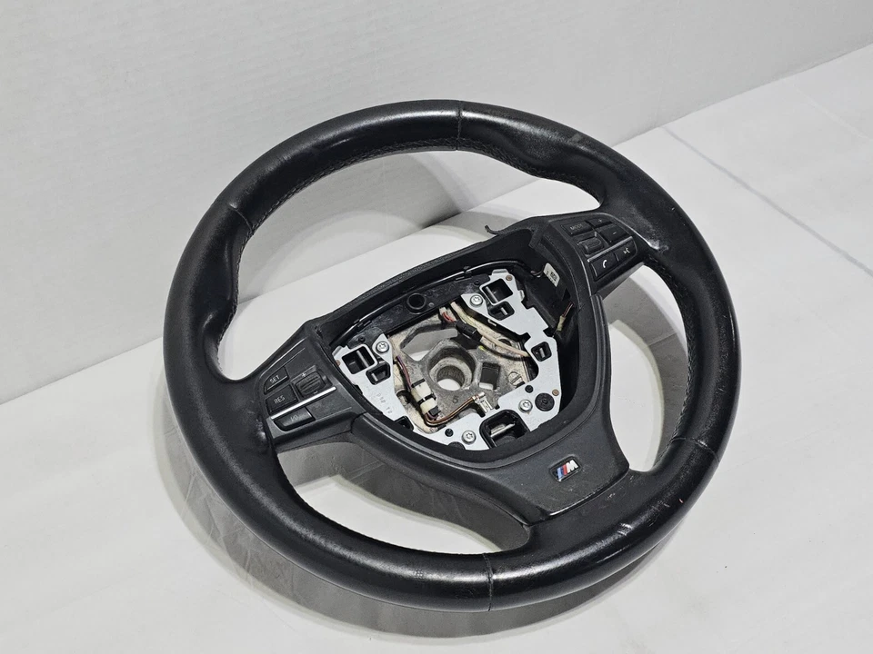 Volante deportivo BMW F10 F07 528i 535i 550i 650i 640 750i 2010-2015 Foto 2 de 4