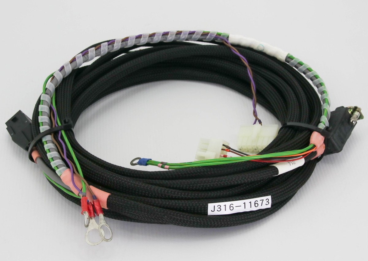 その他 H 11673 APPLIED MATERIALS CFA BULGIN PSU OUTPUT, CABLE, 0240-97051