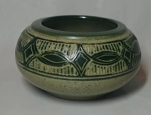 James E Sanders Hand Thrown Pottery Green Geometric Bowl Vase 1999 SIGNED B3-i14