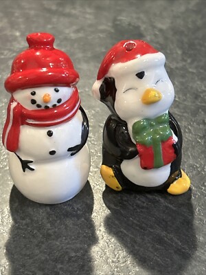 Cracker Fass Keramik Salz Pfefferstreuer Pinguin Schneemann Set Brandneu mit Etikett