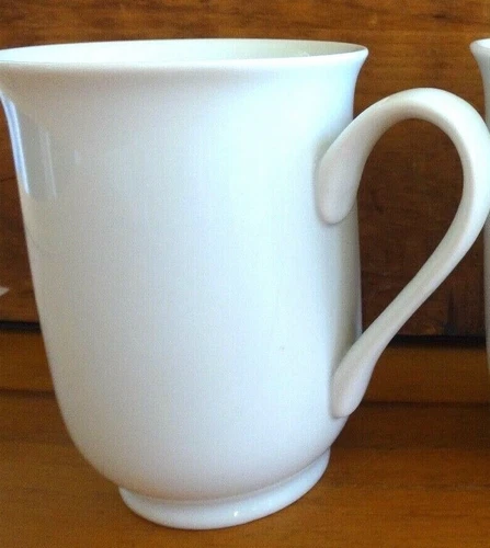 Pottery Barn PB White Porcelain 4 1/2" Footed Coffee/Tea/Cocoa Mug
