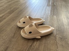 Shark Slides Unisex Cloud Slippers/Beach sandals With Thick Sole Size 40-41 EU