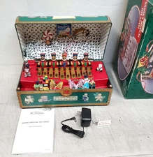 Vintager Mr. Christmas Santa’s Musical Toy Chest