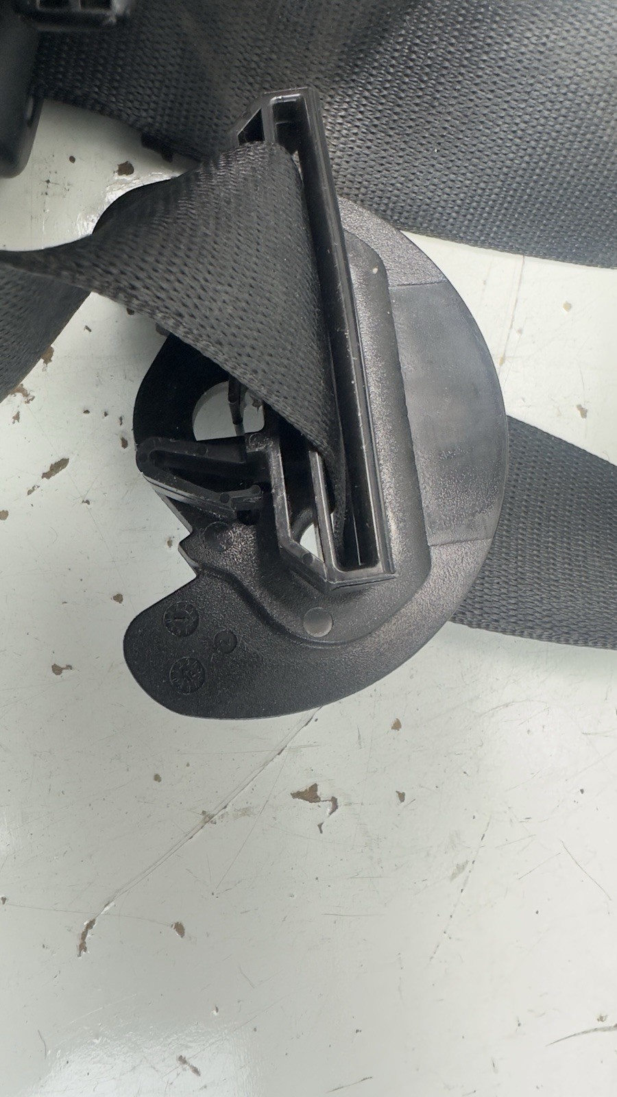 2014 - 2024 MASERATI GHIBLI FRONT LEFT SIDE SEAT BELT RETRACTOR OEM 627069200