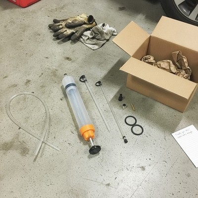 Precision Oil Extractor Pump for Easy Fluid Transfer in Vehicles and Equipment