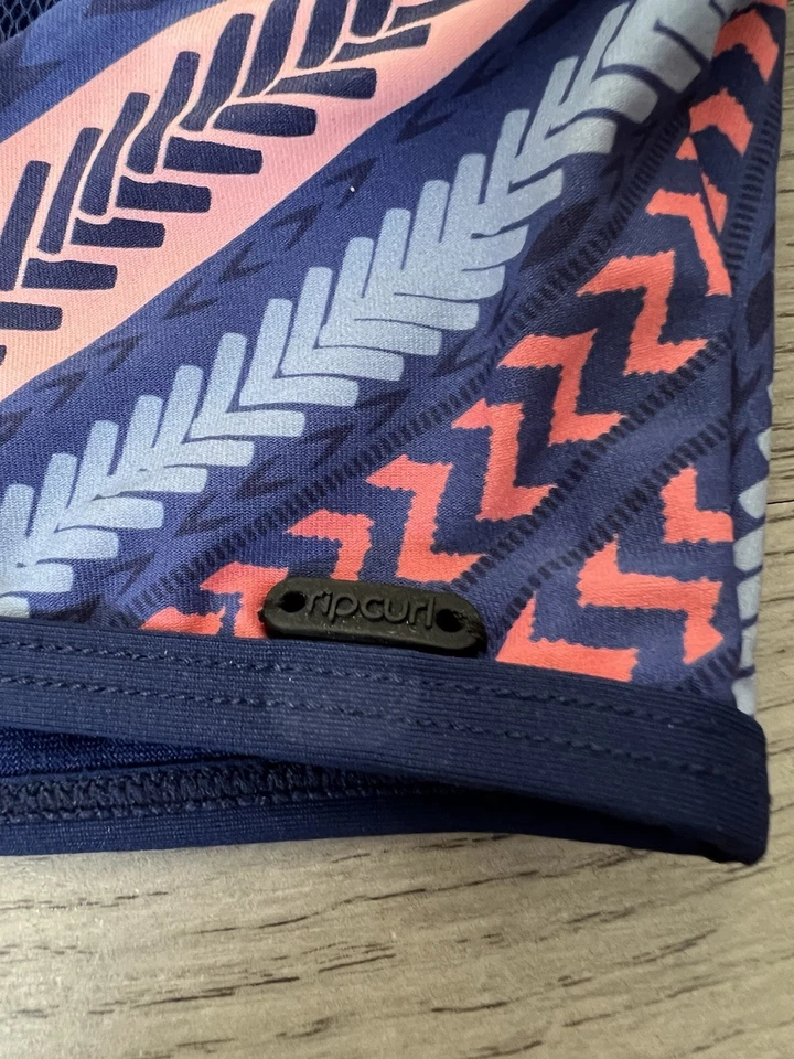 Damen Bikini Oberteil Größe S vermutlich A/B-Cup Rip Curl nur anprobiert - Bild 3 von 4