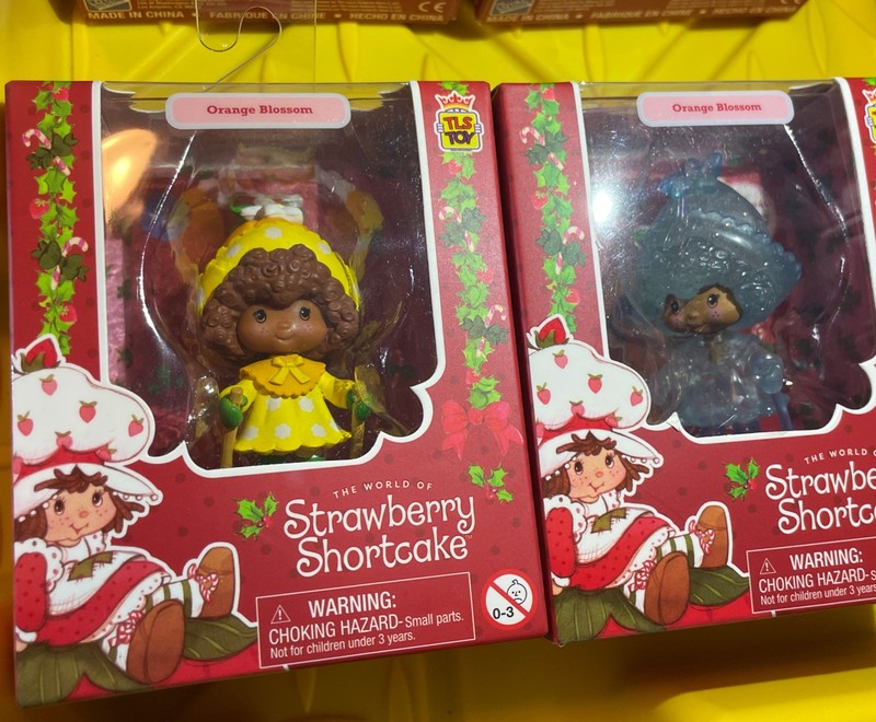 Holiday Strawberry Shortcake Rare Glitter figure & Orange Blossom figure. NEW!