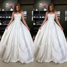 Classic Wedding Dresses Strapless Lace Appliques A Line Sweep Train Bridal Gowns