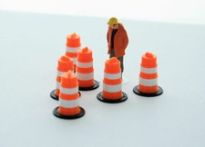 1:50 6 ORANGE WHITE BLACK TRAFFIC HIGHWAY BARRELS PLASTIC 3D TO SCALE 50-105-OR