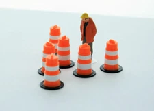 1:50 6 ORANGE WHITE BLACK TRAFFIC HIGHWAY BARRELS PLASTIC 3D TO SCALE 50-105-OR