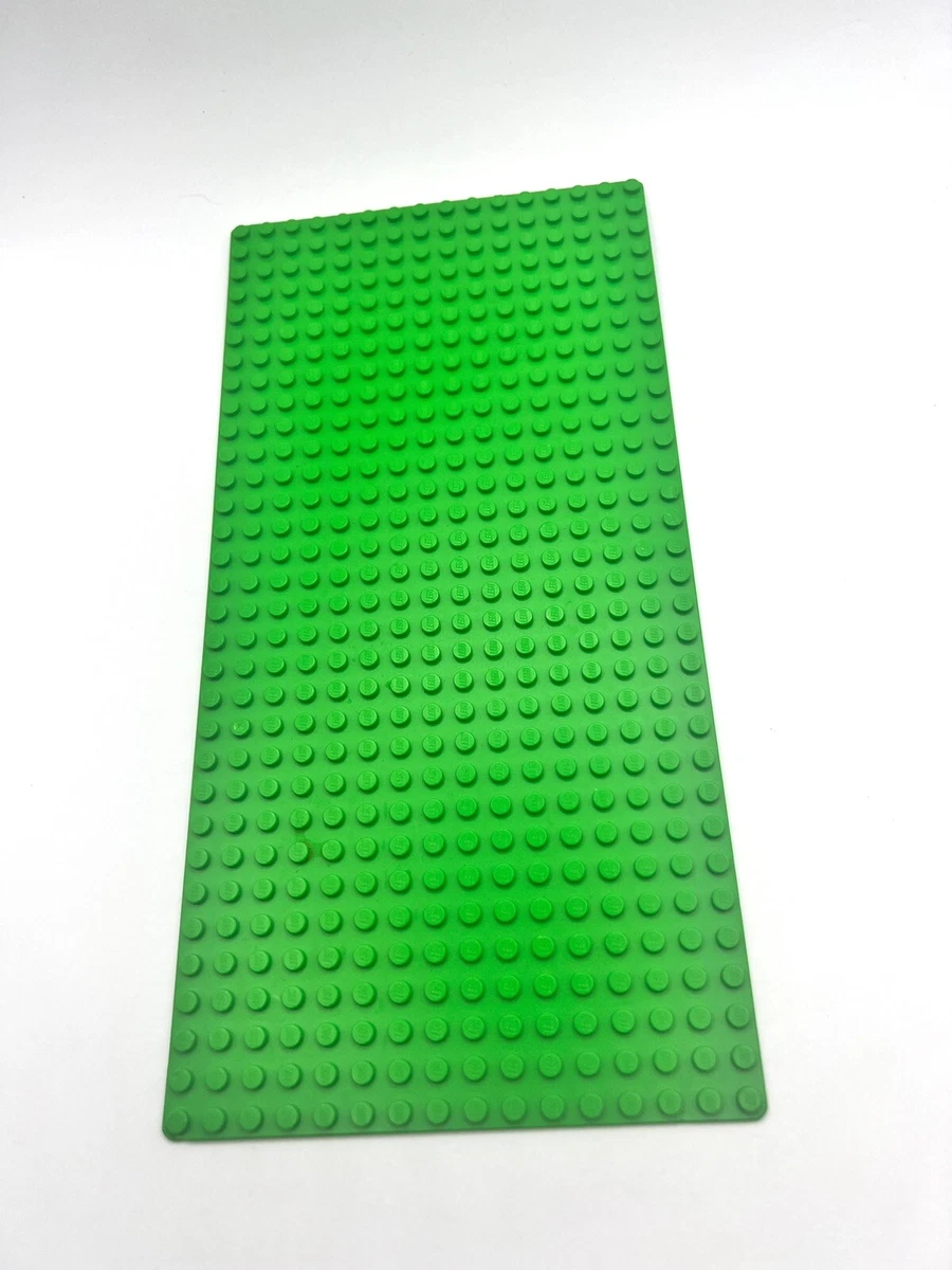 LEGO - Rectangle Base Plate - 16 X 32 (Studs) - Green