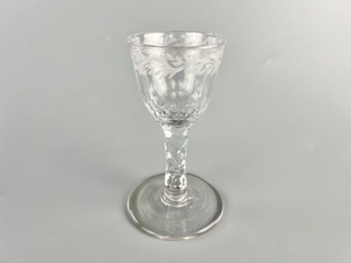 A late 18thc facet cut and engraved wine glass c.1775 - Foto 1 di 3