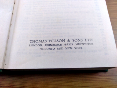 VINTAGE SMALL HARDCOVER BOOK VANITY FAIR BY W.M. THACKERAY THOMAS NELSON & SONS - Picture 5 of 6