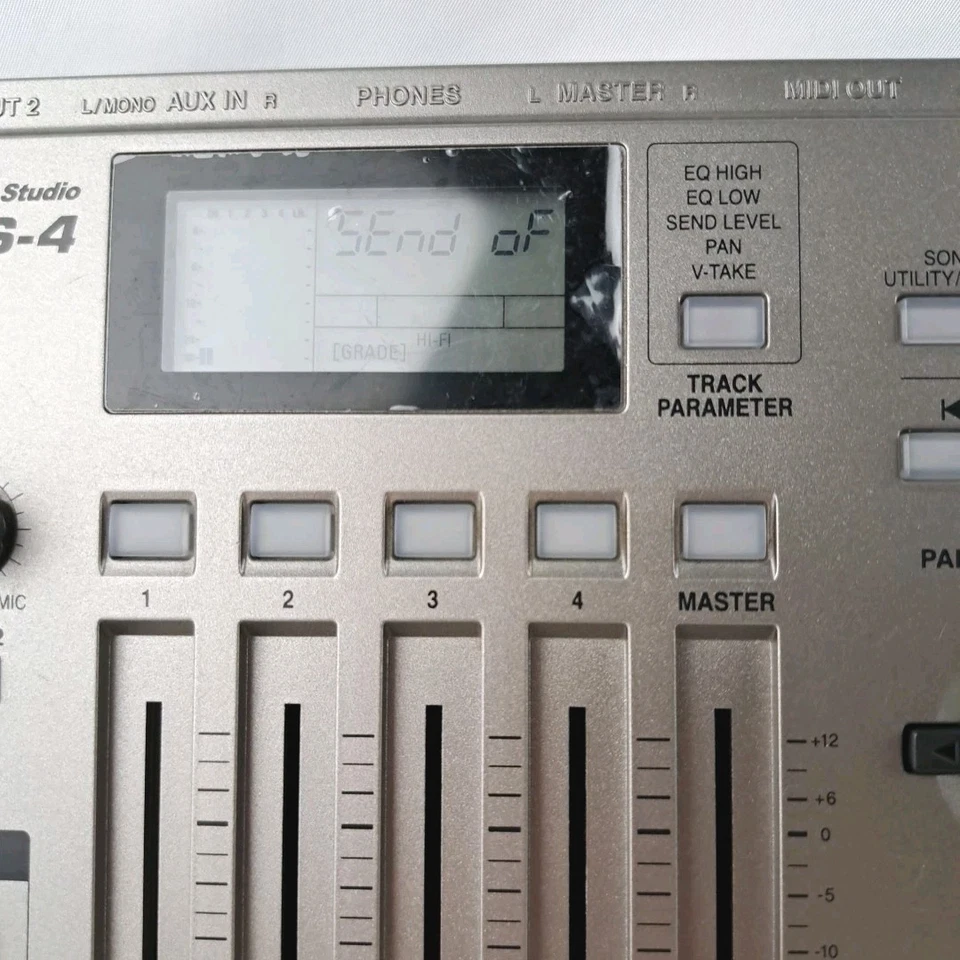 ZOOM MRS 4 Digital 4 Track Multi Track Recorder Portable Recording Studio - Image 2 of 4