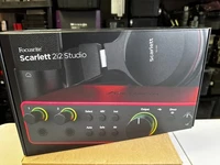 Focusrite Scarlett 2i2 Studio 4th Gen USB Interface Mic Headphones New Sealed