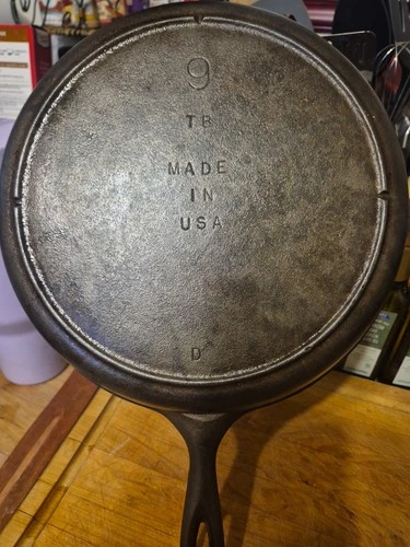 Vintage Lodge #9 Grilling Skillet Restored Cast Iron