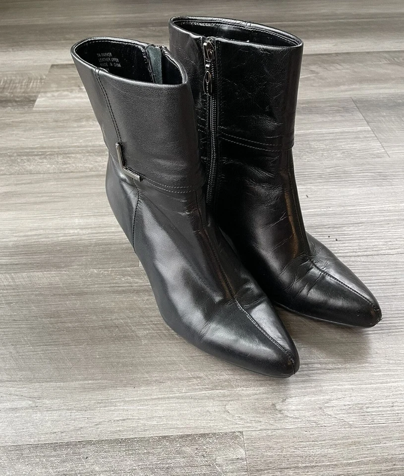Botas de cuero negras Tahari Parker para mujer talla 6,5 punta punta cremallera Foto 3 de 4