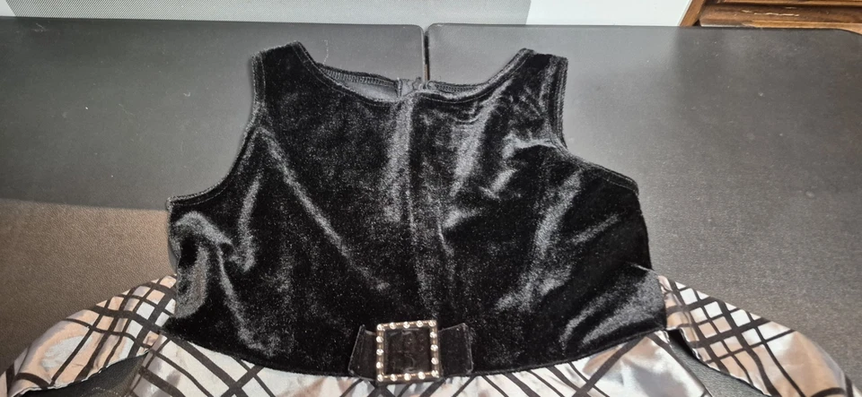 Niña 13,75 pulgadas PTP (talla mediana u 8) Gris y Negro Vestido de Navidad Foto 2 de 4