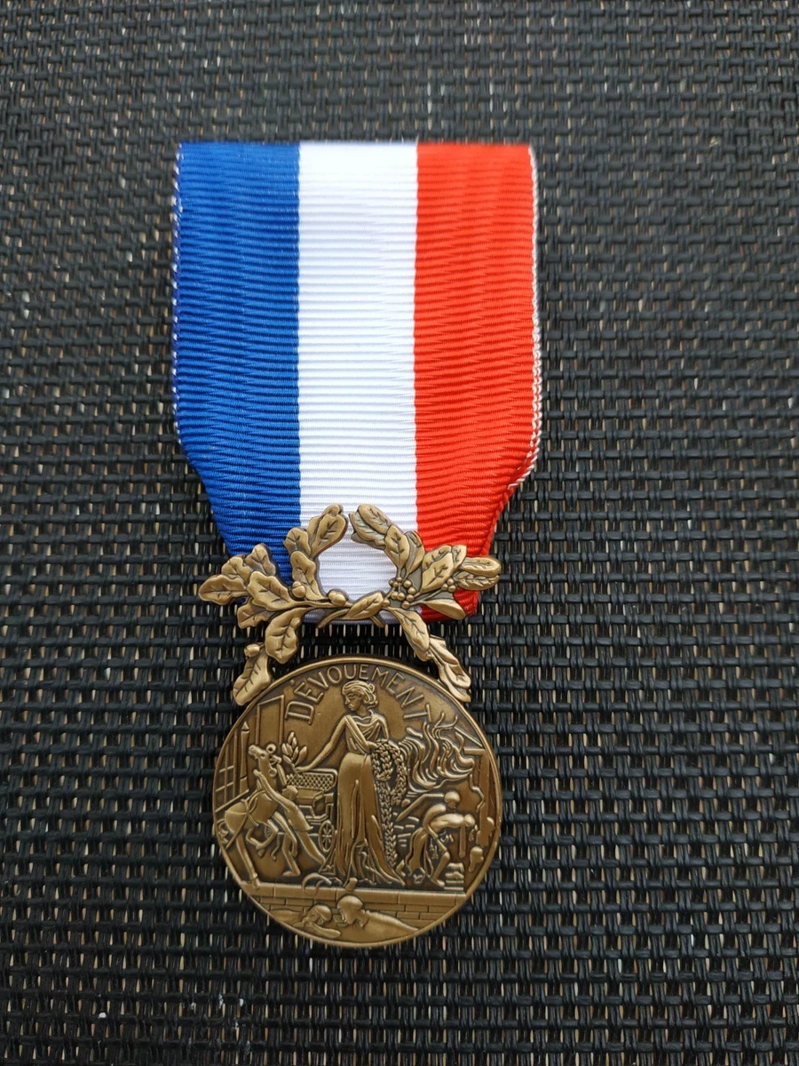 MEDAILLE COURAGE ET DEVOUEMENT or