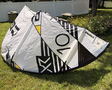 Core XR 10M Kitesurfing Kite White/Black/Yellow