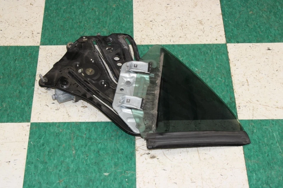 11-15 CAMARO SS Convertible Passenger RH Rear Quarter Window Regulator OEM Glass - Image 4 of 4