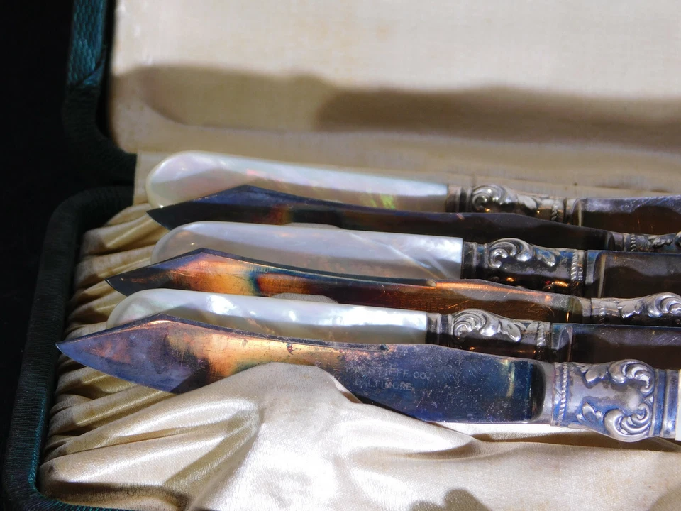 Antiguo juego completo de cuchillos Stieff Co., plata esterlina-madre perla con estuche Foto 4 de 4