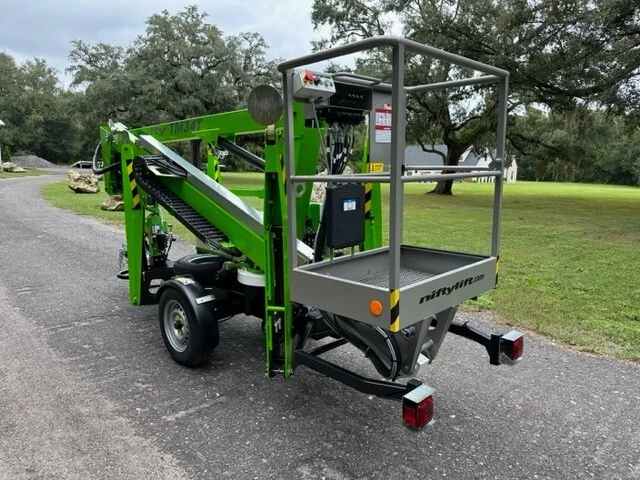 Elevador remolcable Niftylift TM34T 2023 - modelo compacto telescópico Foto 3 de 4