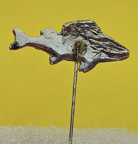Fish vintage badge, pin, lapel, metal silver tone badge Trout Fishing Fisherman - Picture 2 of 2