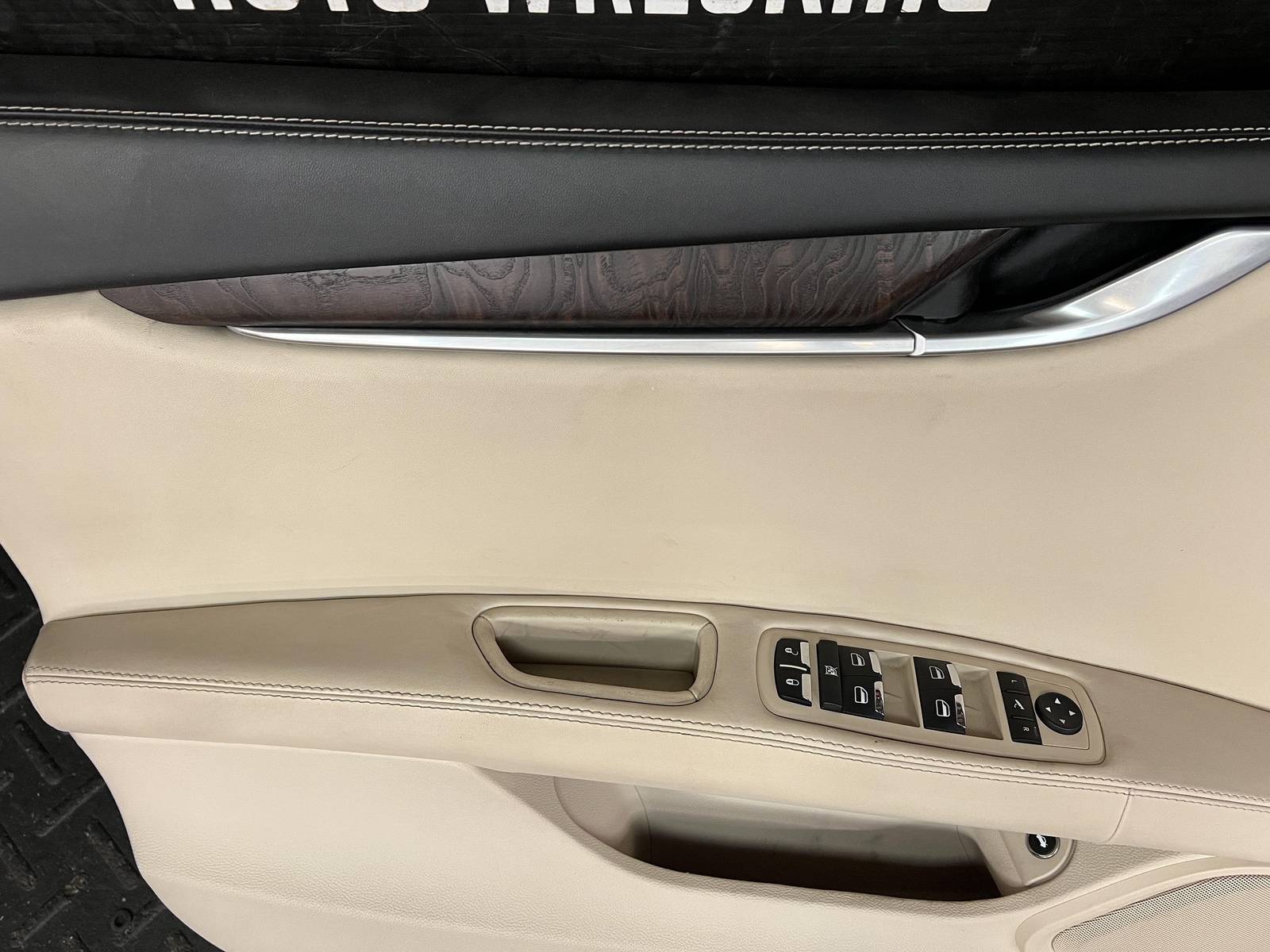 14-17 MASERATI GHIBLI FRONT DRIVER INTERIOR DOOR TRIM PANEL TAN / BLACK WOOD