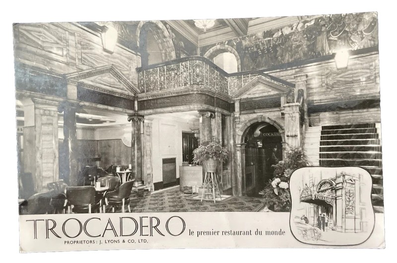 LONDON - TROCADERO RESTAURANT INTERIOR Postcard