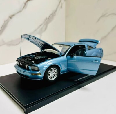 SUPER RARE* Autoart 1/18 Ford Mustang GT 2005 Windveil Blue