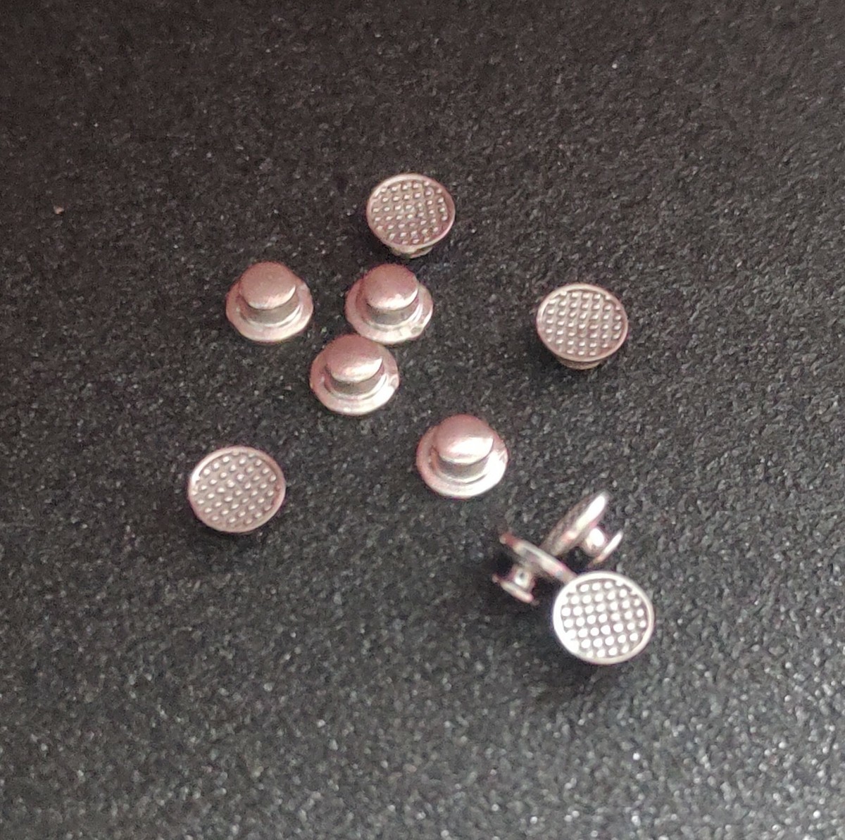 50Pcs/Box Dental Orthodontic Lingual Button Bondable With Cleat Mesh Round (Bondable Lingual Cleat Small