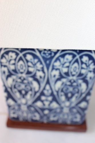 Ralph Lauren White & Blue Small Porcelain Floral Table Lamp & Shade Hearts New - Picture 8 of 11