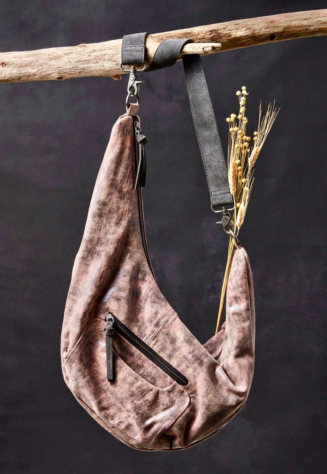 Свободные люди, Мы - Свободная сумка-слинг Sparta через плечо Кислотно-розового и серого цвета Металлик NWT