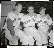 Red Sox Teammates Celebrating Their Victory 1946 OLD BASEBALL PHOTO