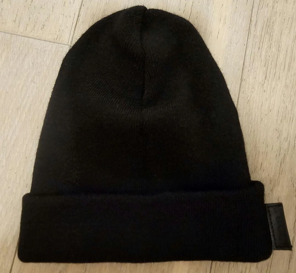GUCCI Gorro con Ala Doblada Negro 70% Lana 20% Seda 10% Cachemira Talla: M Foto 2 de 4