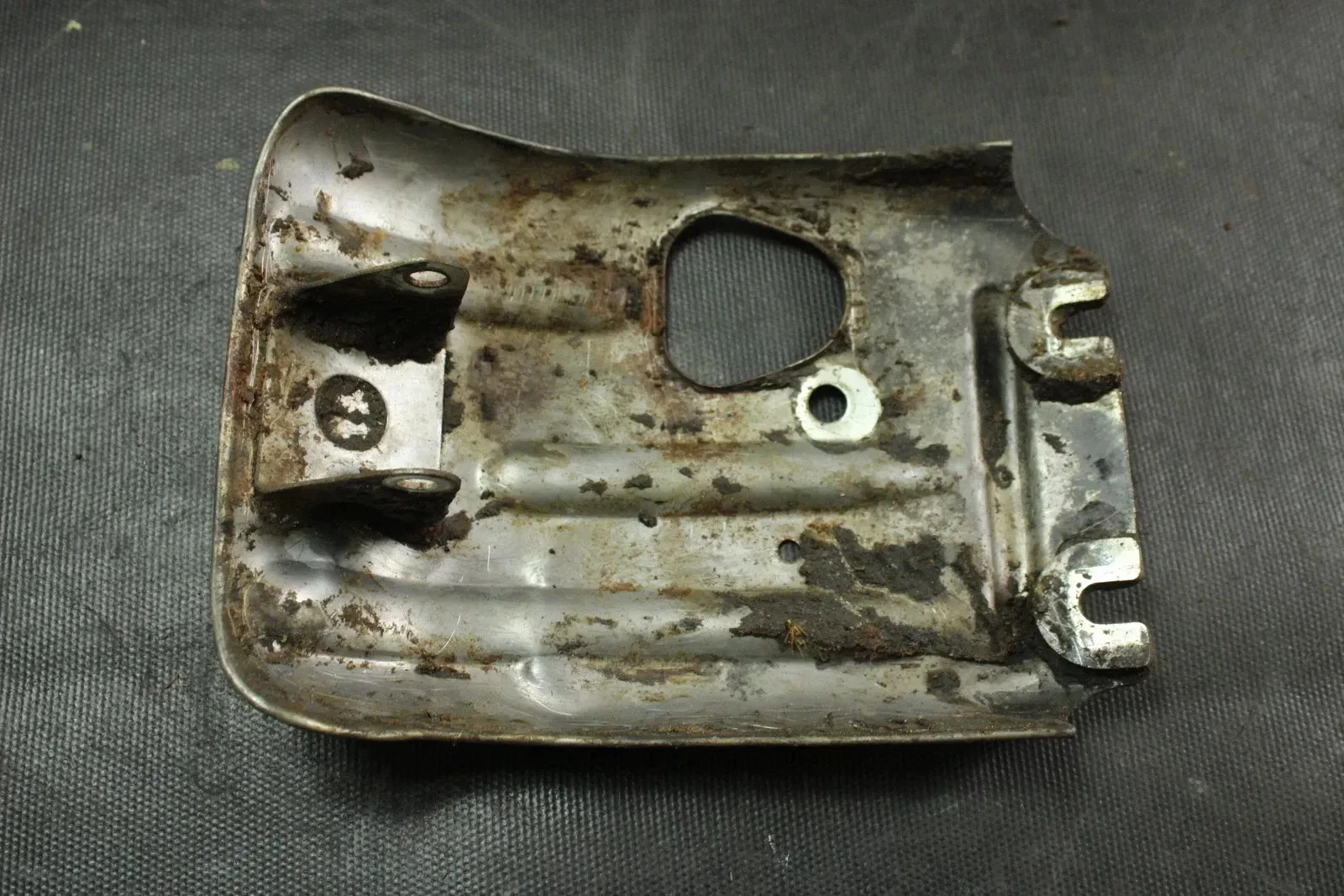 2012 Honda CRF80F OEM Skid Plate B4440 11911-GN1-680