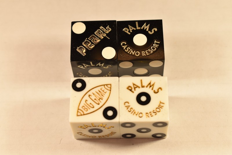 PALMS CASINO LAS VEGAS NEVADA 2 PAIRS SPECIALTY DICE FREE SHIPPING A8