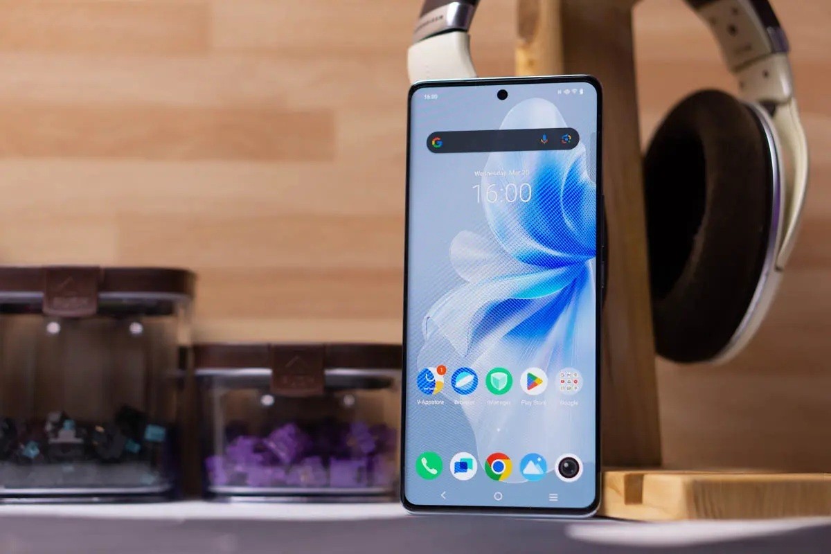 Vivo V30 Global Unlocked 512GB 12GB 6.78" AMOLED 120Hz (V2318)