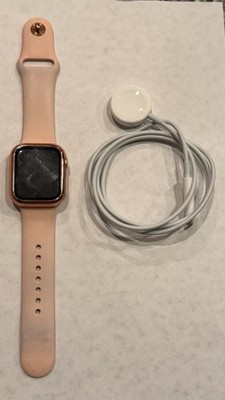 Apple Watch Series 4 40mm Gold Aluminum Pink Silicone Band 16GB