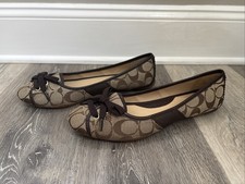 Coach Josie Woman’s Ballet Flats Signature C Logo Size 8M Khaki Brown Q229 Read