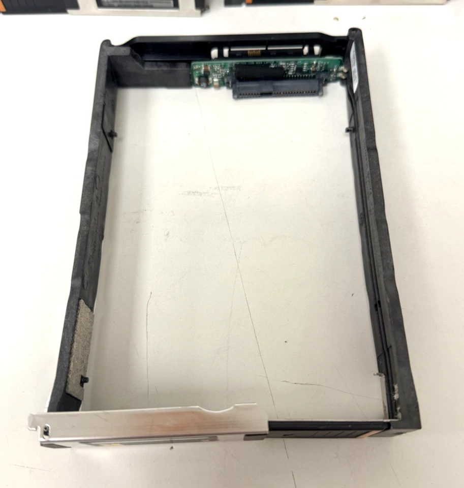 100-564-424 Data Domain CADDY TRAY 3.5'' SAS high density 303-287-004D Lot of 10 - Image 4 of 4