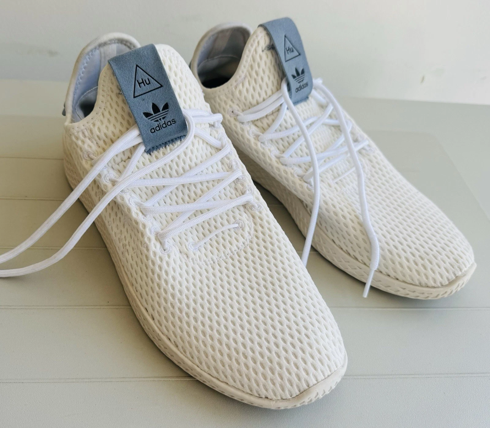 Scarpe Adidas Pharrell Williams Tennis Hu Uomo Taglia 8.5 Bianco Maglia Blu Accenti