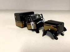 DCP 1/64 PETERBILT BLACK & GOLD 379 60" CAB SET DAY CAB OPTION