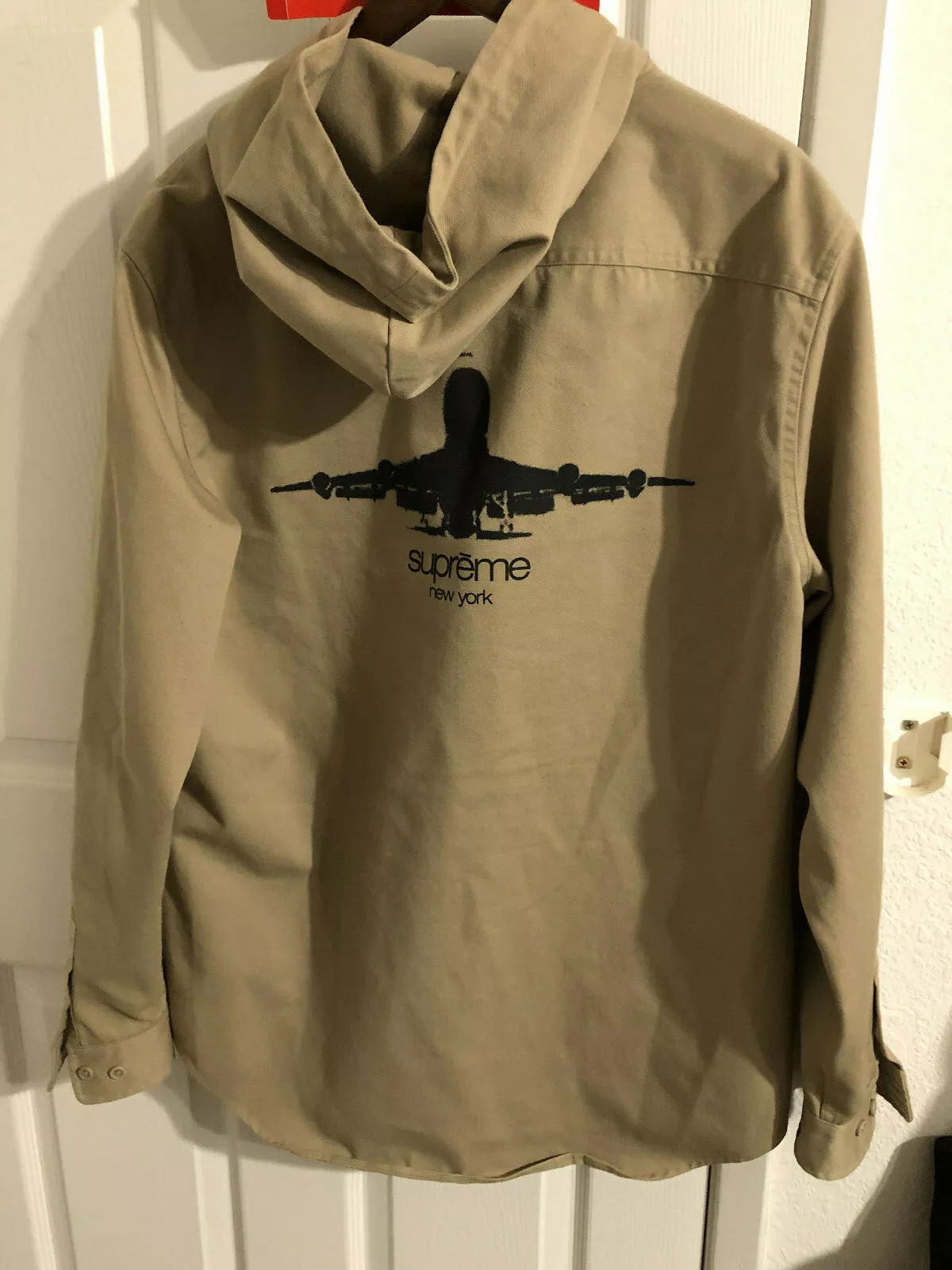 CHEMISE DE TRAVAIL CLASSIQUE À CAPUCHE SUPREME LOGO   LOGO BOITE S