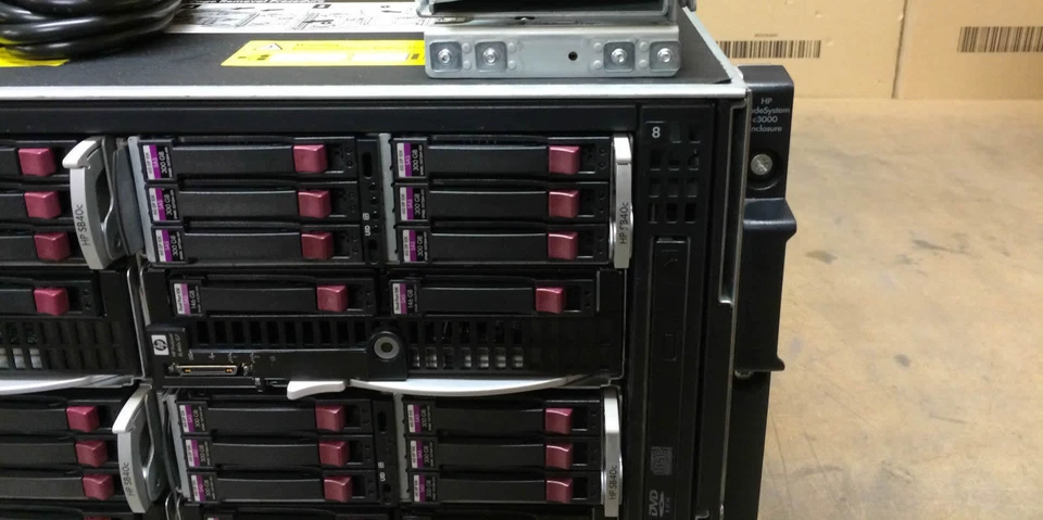 HP C3000 4x HP BL460c G7 256GB RAM 4x SB40c 7.2TB SAS Storage Blade Solution - Image 2 of 4