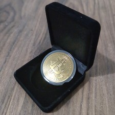 Caja de exhibición conmemorativa de monedas de novedad Bitcoin enchapada en oro