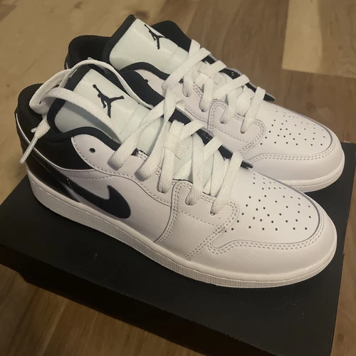 Nike Air Jordan 1 Low Reverse Panda bianche nere taglia 5Y 553558 132 NUOVE